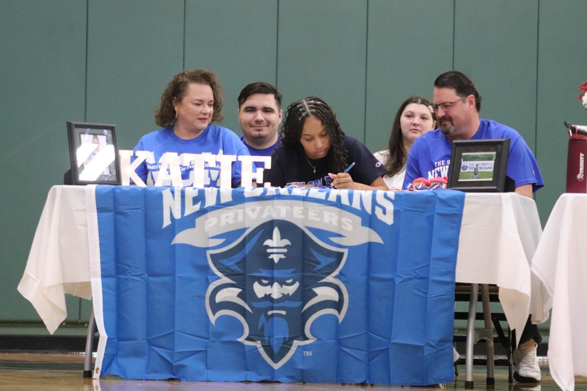 Katie Burnett signed with the University of New Orleans to continue her Track career.
