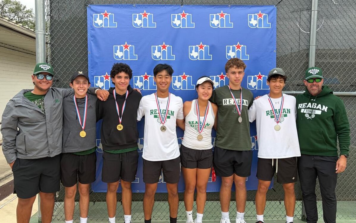 Tennis Team Qualifies for State