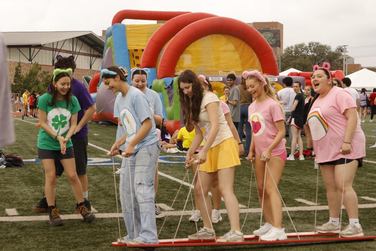 Photo Gallery: Senior Field Day